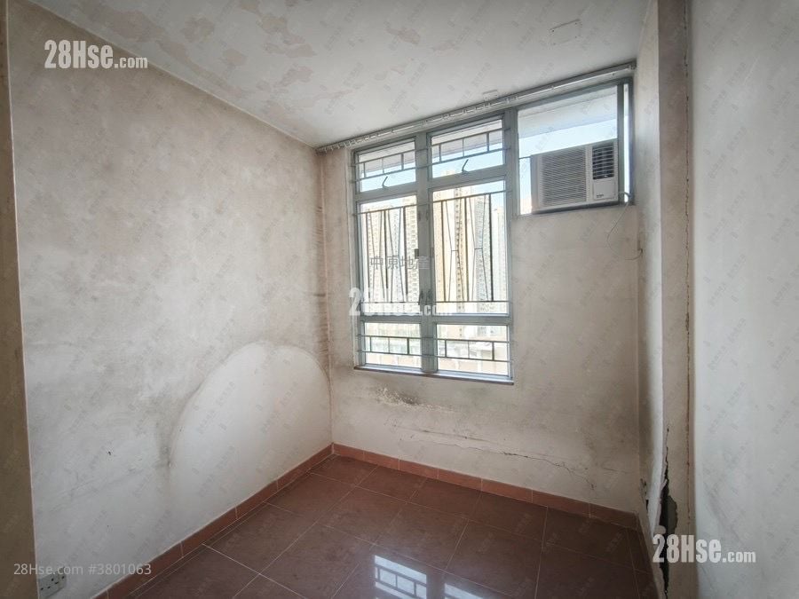 Tin Shing Court Sell 2 Bedrooms 539 ft²