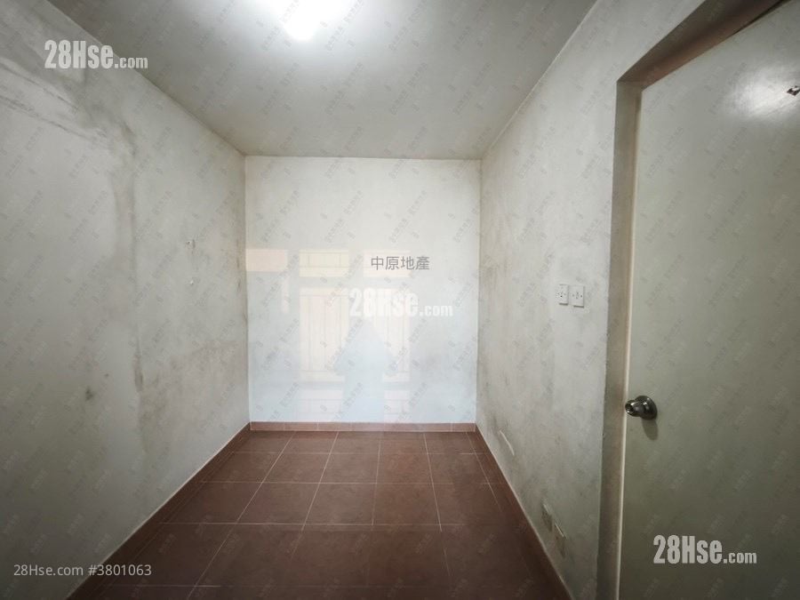 Tin Shing Court Sell 2 Bedrooms 539 ft²