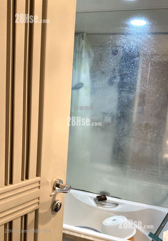 Central Park Towers Sell 3 Bedrooms , 2 Bathrooms 668 ft²