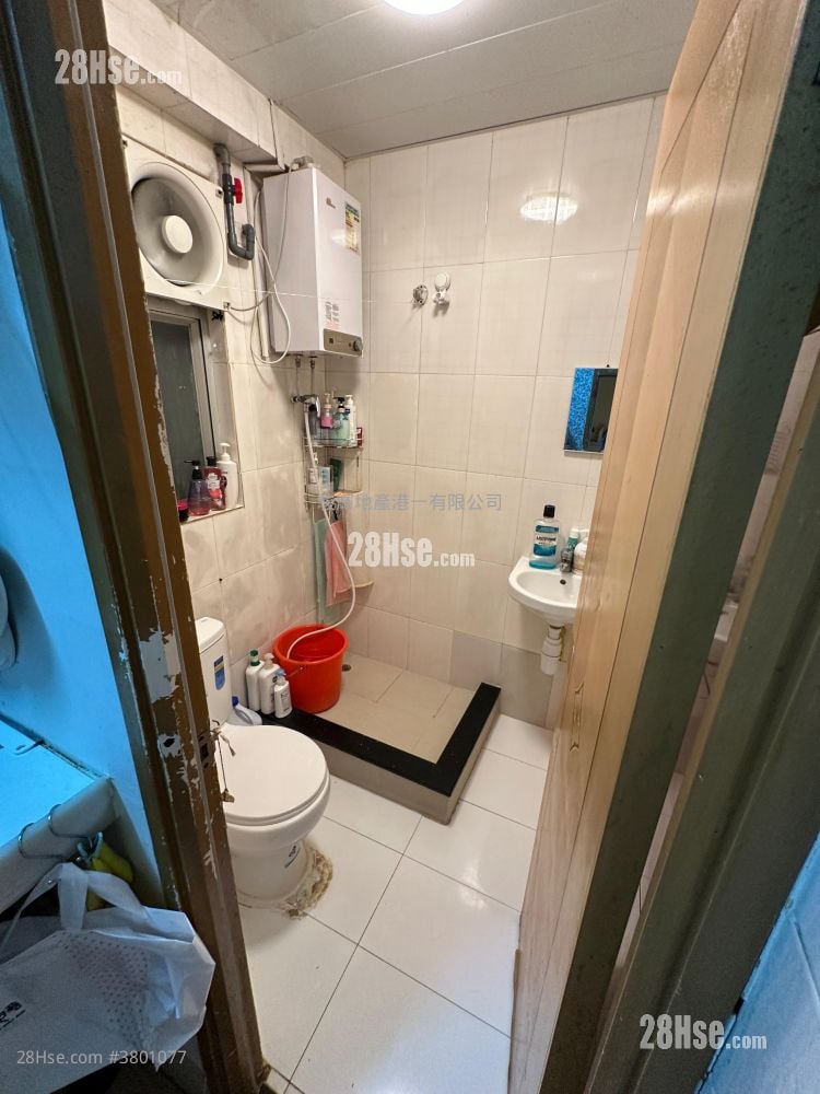 Wah Tak Building Sell 1 Bedroom , 1 Bathroom 241 ft²