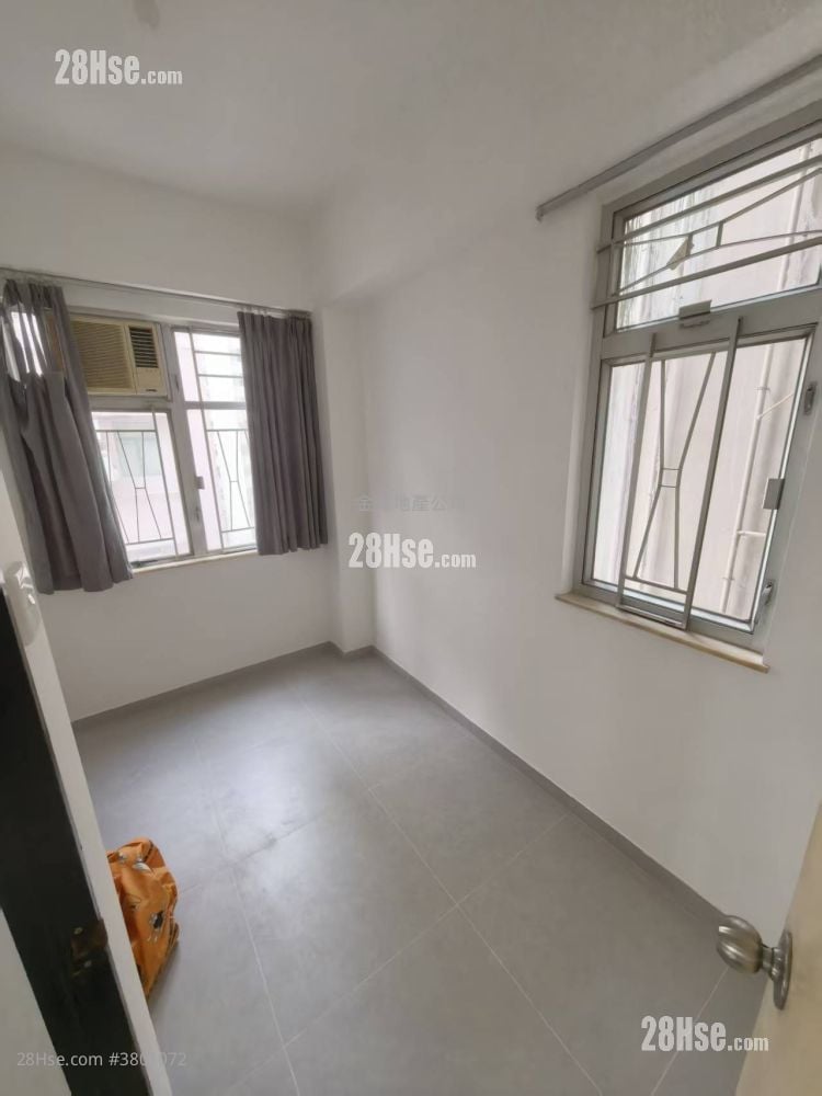 康龄大厦 租盘 2 房 , 1 浴室 3,903 平方尺