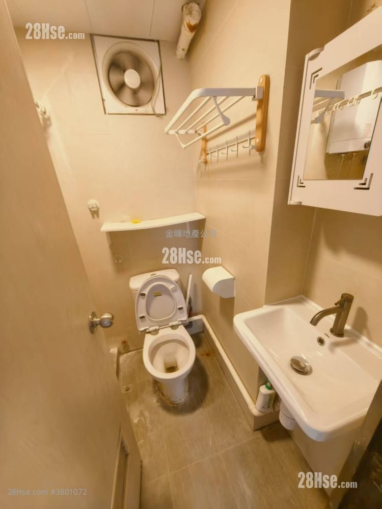 康龄大厦 租盘 2 房 , 1 浴室 3,903 平方尺