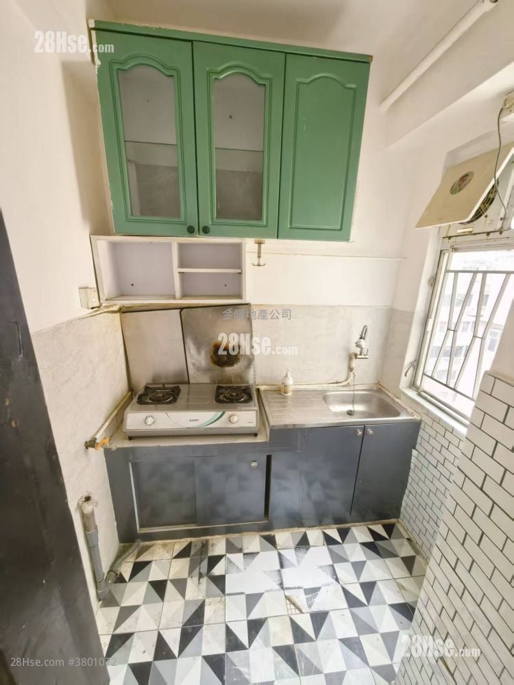 康龄大厦 租盘 2 房 , 1 浴室 3,903 平方尺