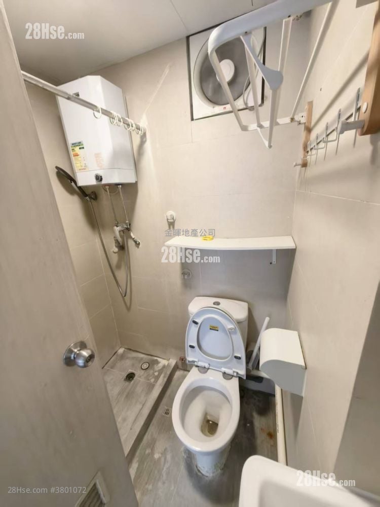 康龄大厦 租盘 2 房 , 1 浴室 3,903 平方尺