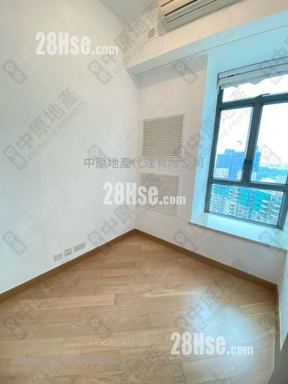 Yoho Midtown Rental 2 Bedrooms , 1 Bathroom 475 ft²