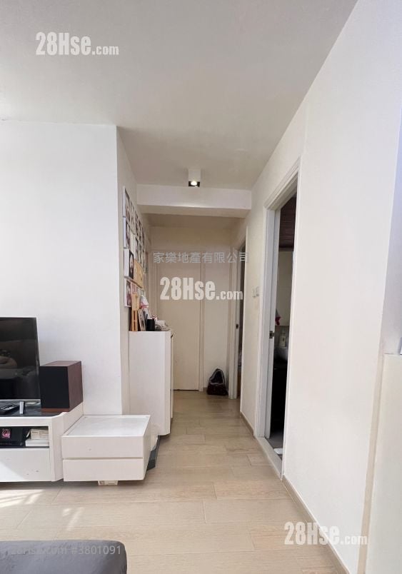 Bedford Gardens Sell 3 Bedrooms , 1 Bathroom 543 ft²