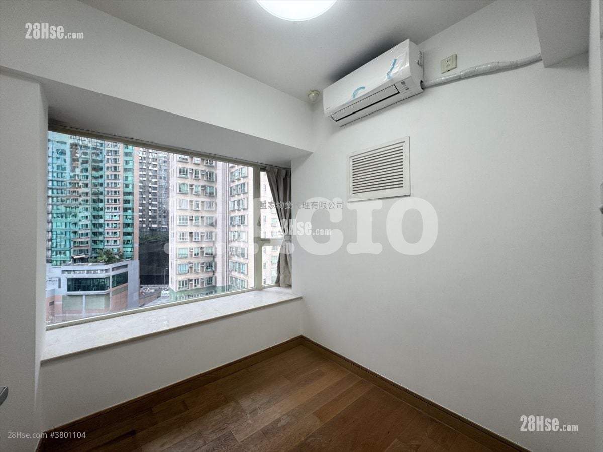 Centre Stage Sell 3 Bedrooms , 1 Bathroom 628 ft²