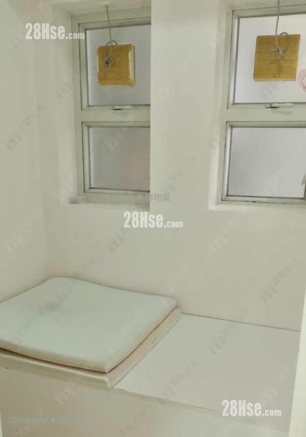 名城 售盘 4 房 , 2 浴室 958 平方尺