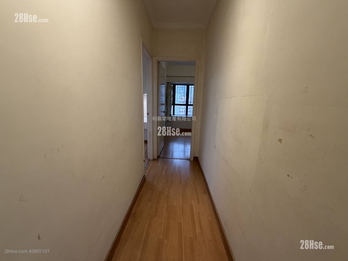 嘉景台 售盘 3 房 , 2 浴室 670 平方尺