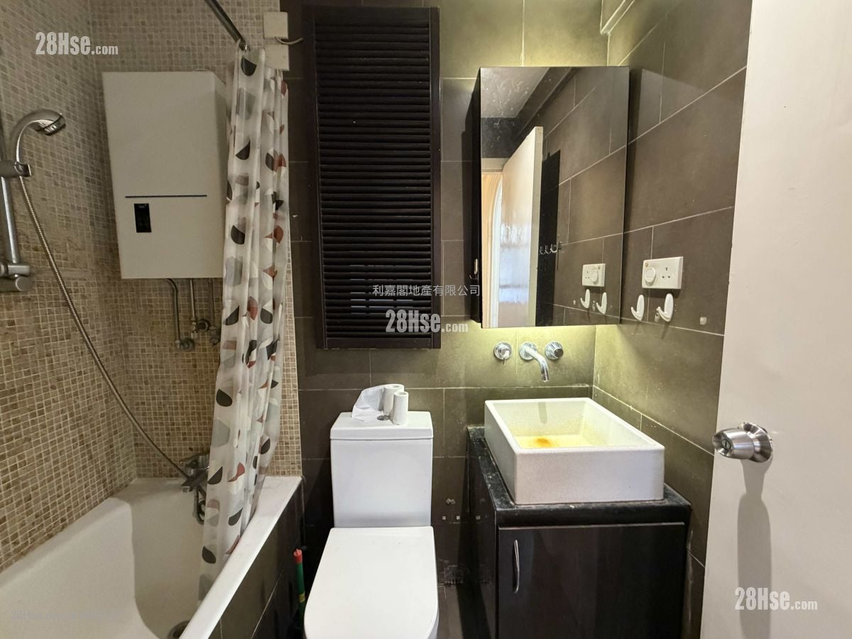 嘉景台 售盘 3 房 , 2 浴室 670 平方尺