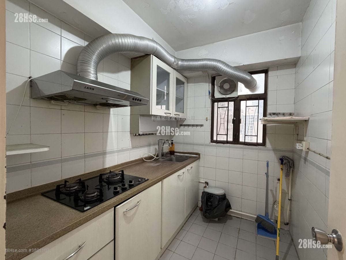 嘉景台 售盘 3 房 , 2 浴室 670 平方尺