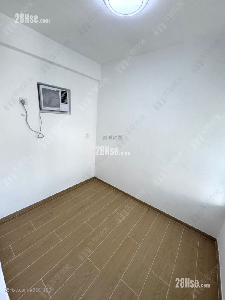 Kingswood Villas Sell 2 Bedrooms , 1 Bathroom 449 ft²