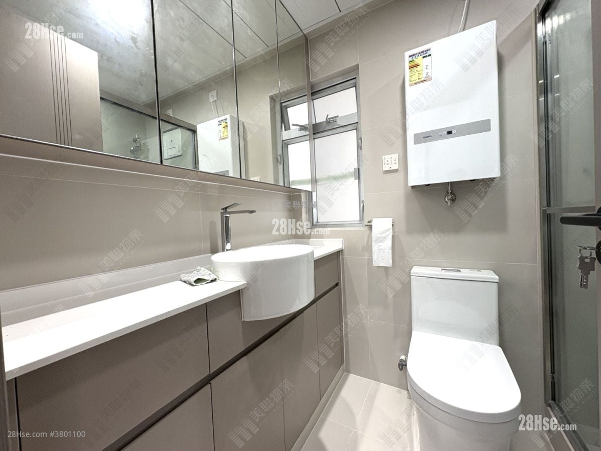 Kingswood Villas Sell 2 Bedrooms , 1 Bathroom 449 ft²