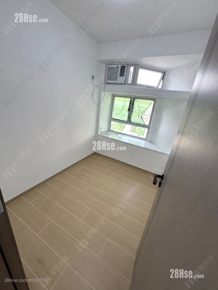 Kingswood Villas Sell 2 Bedrooms , 1 Bathroom 449 ft²