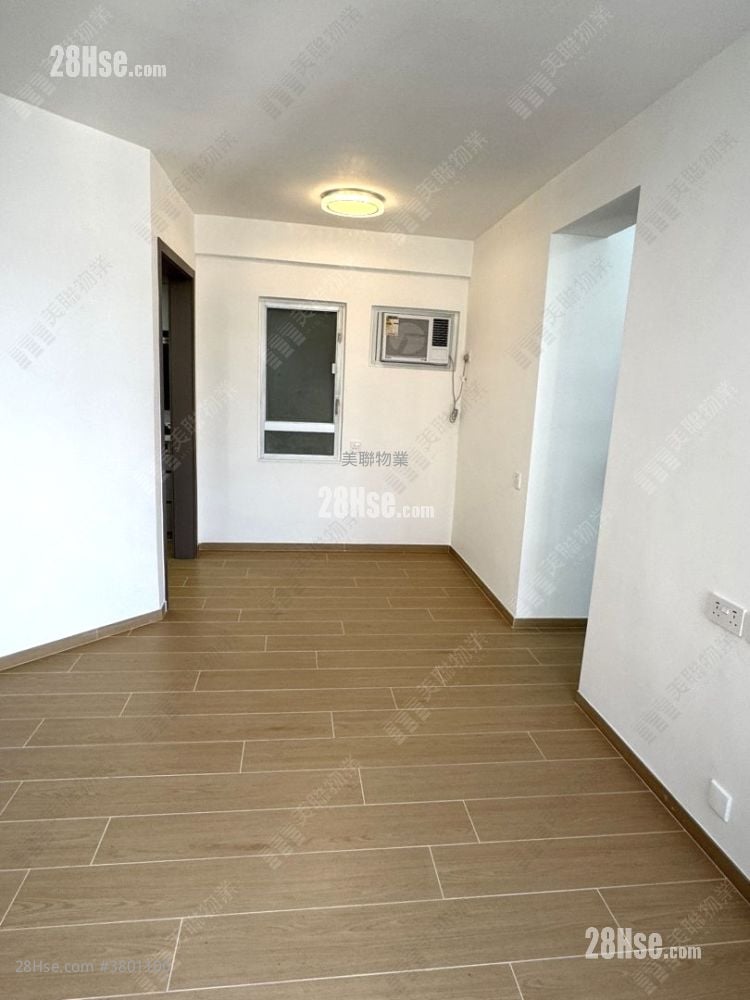 Kingswood Villas Sell 2 Bedrooms , 1 Bathroom 449 ft²