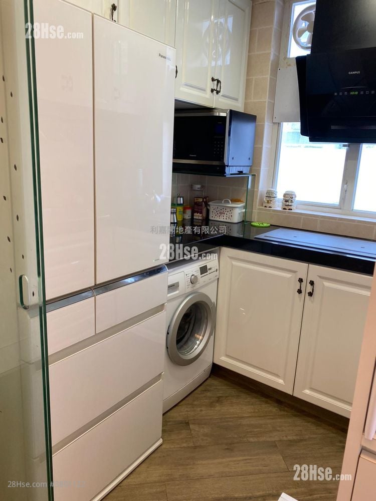 The Orchards Sell 2 Bedrooms , 1 Bathroom 616 ft²