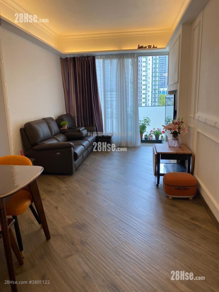 The Orchards Sell 2 Bedrooms , 1 Bathroom 616 ft²