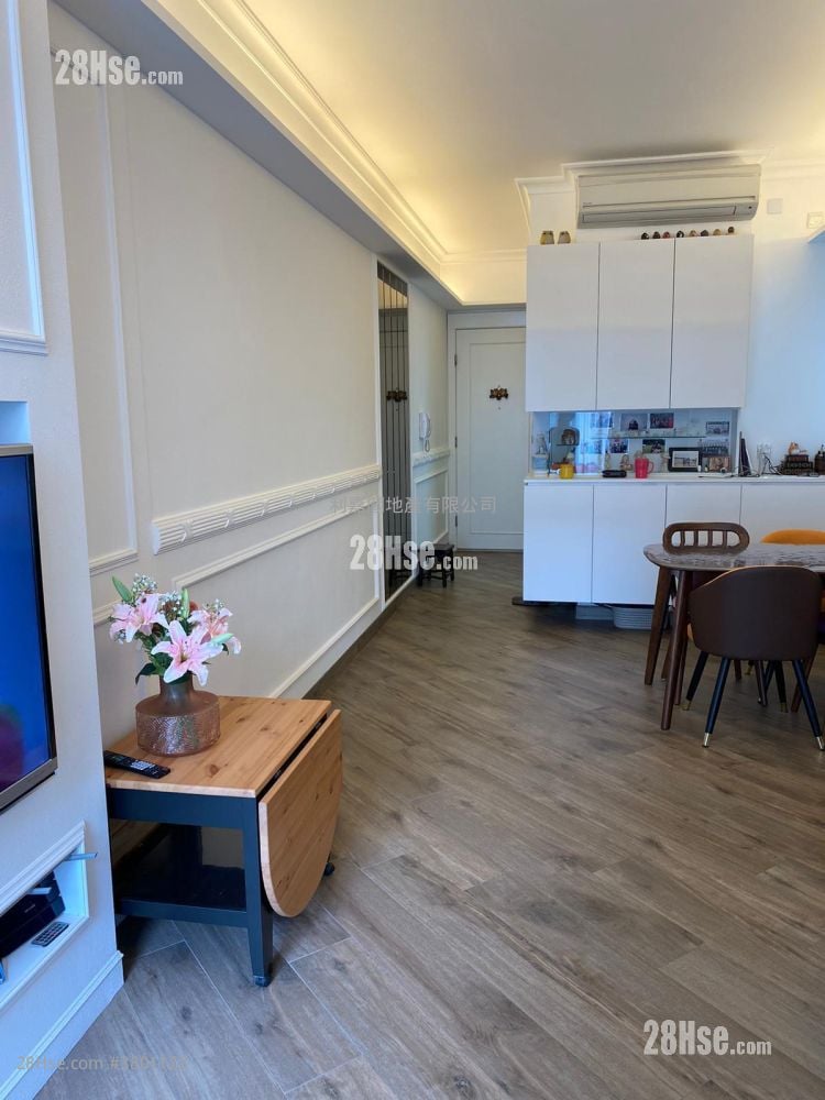 The Orchards Sell 2 Bedrooms , 1 Bathroom 616 ft²