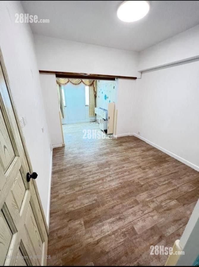 Villa Pinada House Sell 4 Bedrooms , 2 Bathrooms 793 ft²