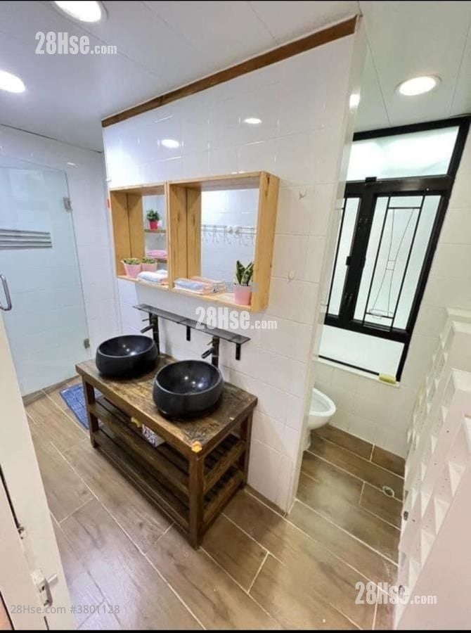 Villa Pinada House Sell 4 Bedrooms , 2 Bathrooms 793 ft²