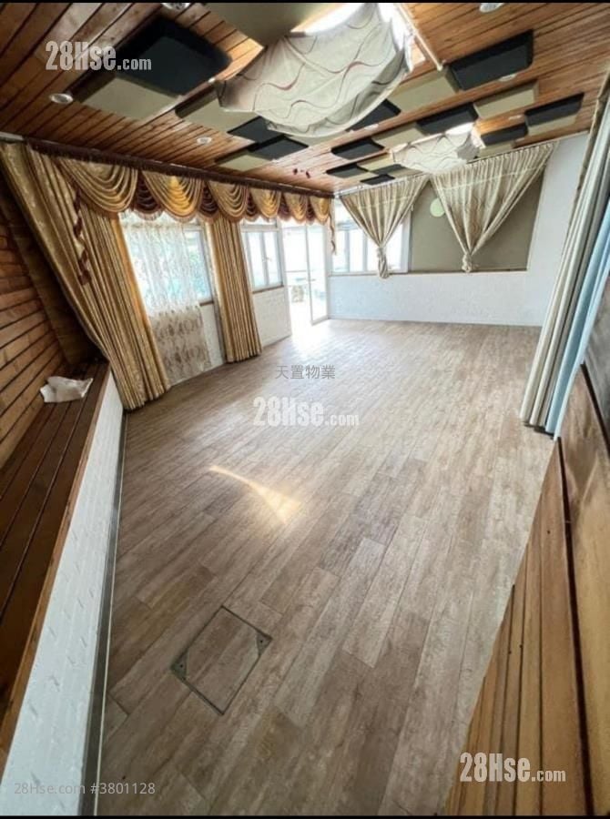 Villa Pinada House Sell 4 Bedrooms , 2 Bathrooms 793 ft²