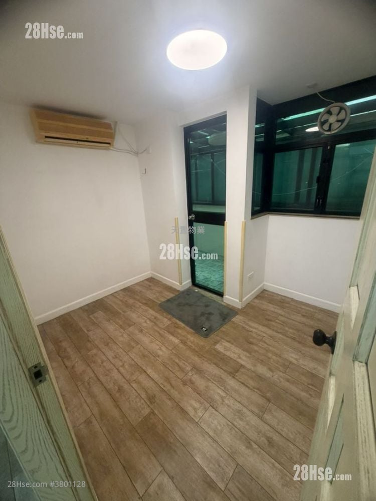 Villa Pinada House Sell 4 Bedrooms , 2 Bathrooms 793 ft²