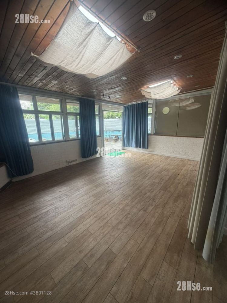 Villa Pinada House Sell 4 Bedrooms , 2 Bathrooms 793 ft²