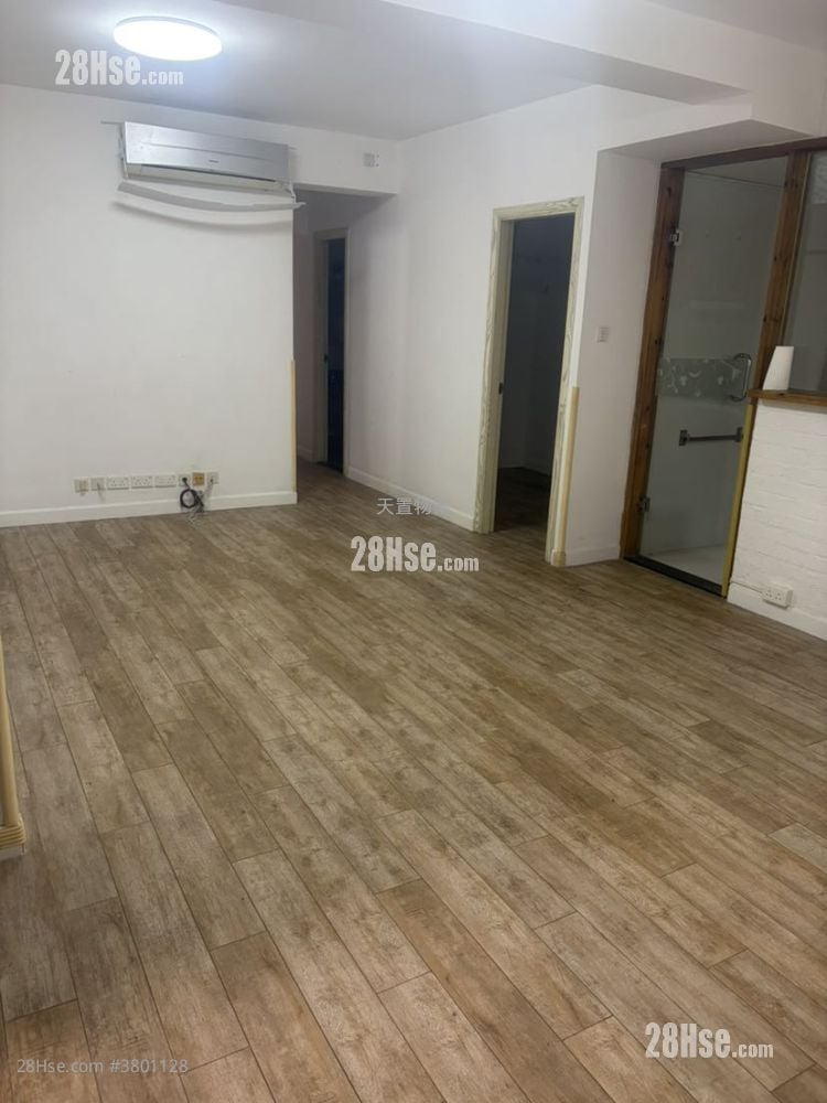 Villa Pinada House Sell 4 Bedrooms , 2 Bathrooms 793 ft²