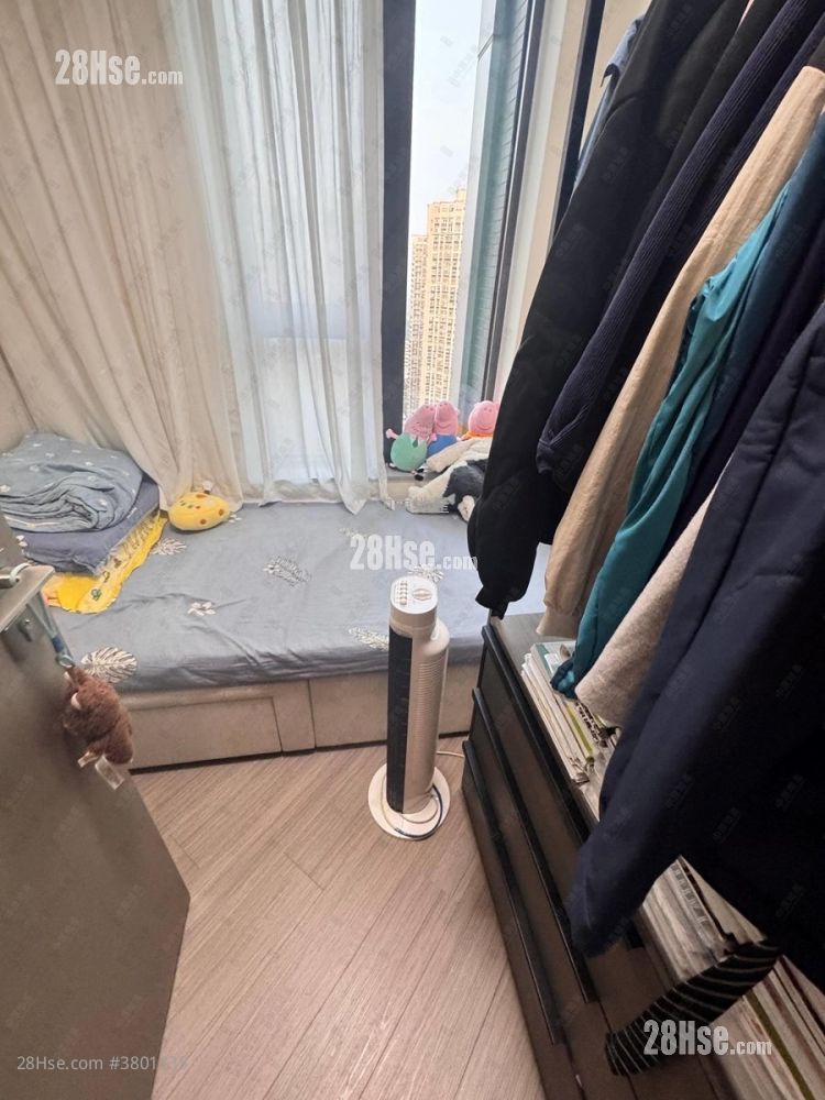 Yoho West Sell 3 Bedrooms 568 ft²