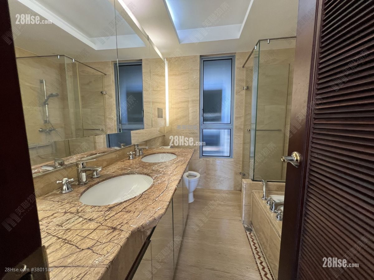 The Palazzo Rental 4 Bedrooms , 2 Bathrooms 1,116 ft²