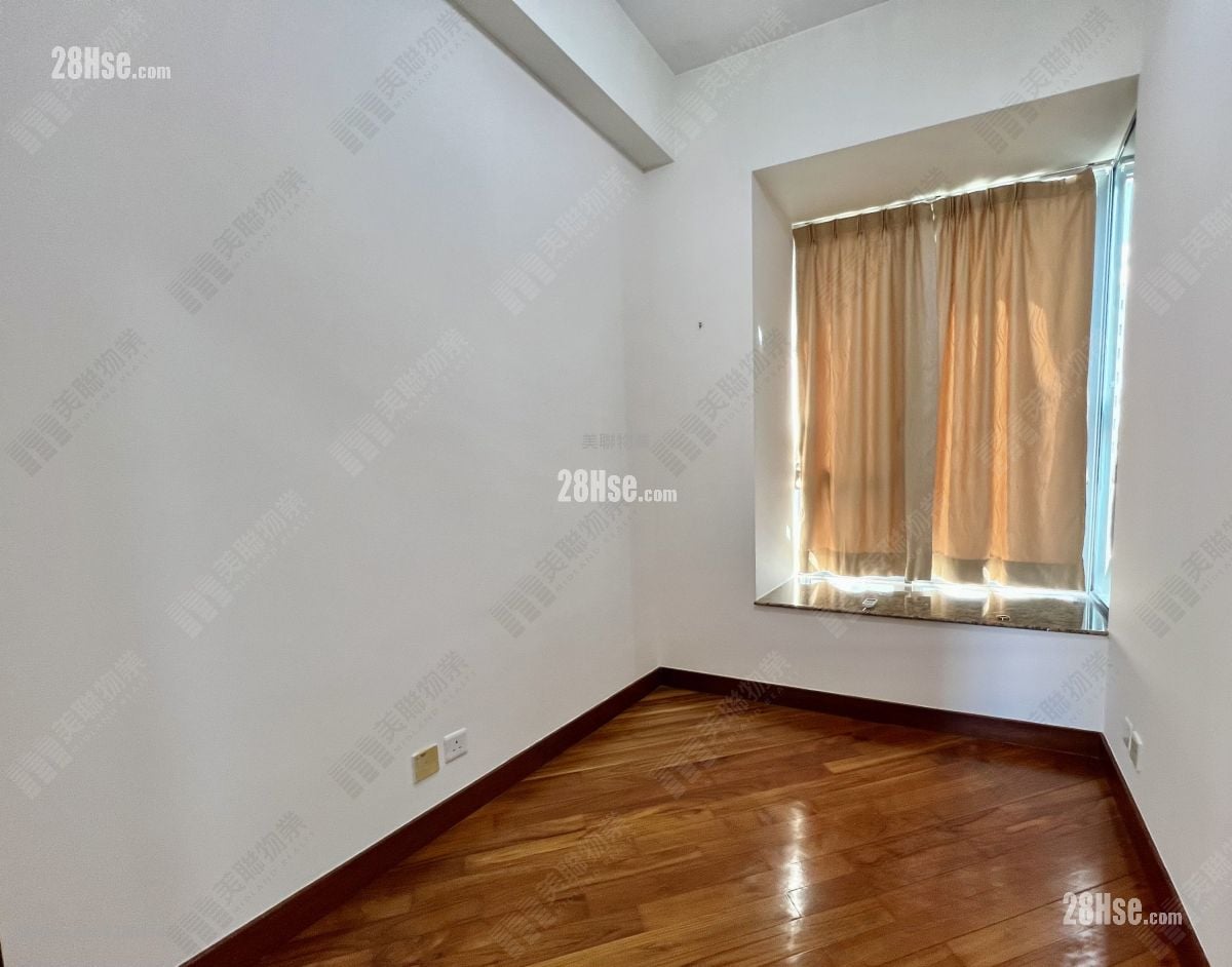 The Palazzo Rental 4 Bedrooms , 2 Bathrooms 1,116 ft²