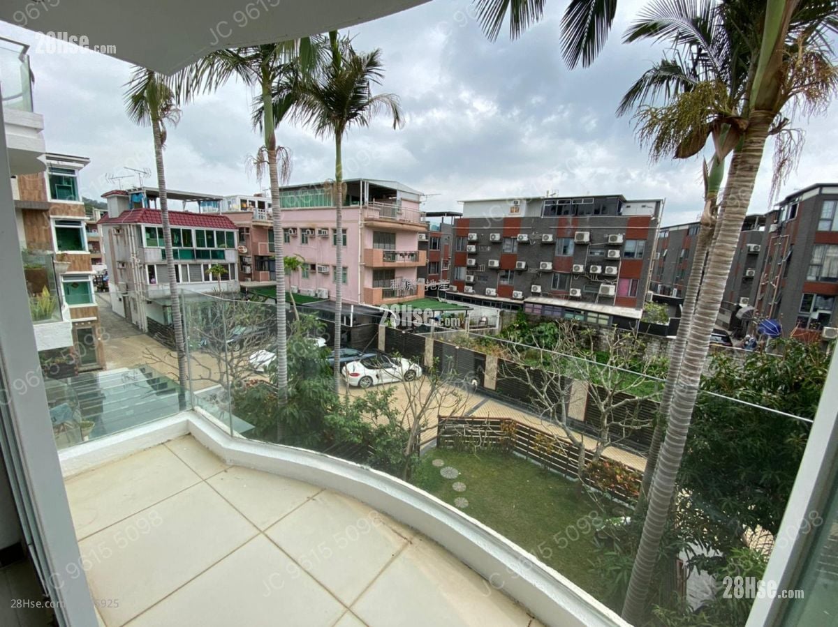 Village Rental 3 Bedrooms , 2 Bathrooms 700 ft²