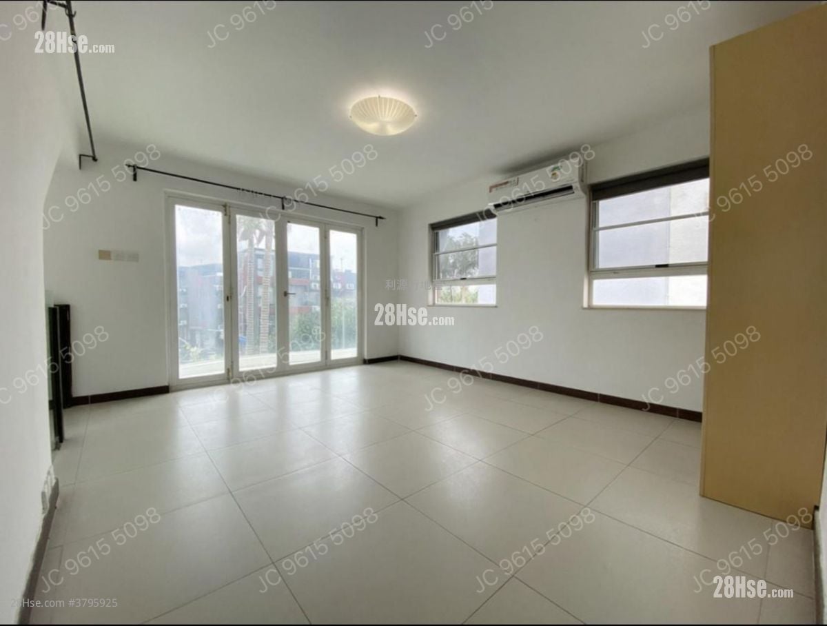 Village Rental 3 Bedrooms , 2 Bathrooms 700 ft²