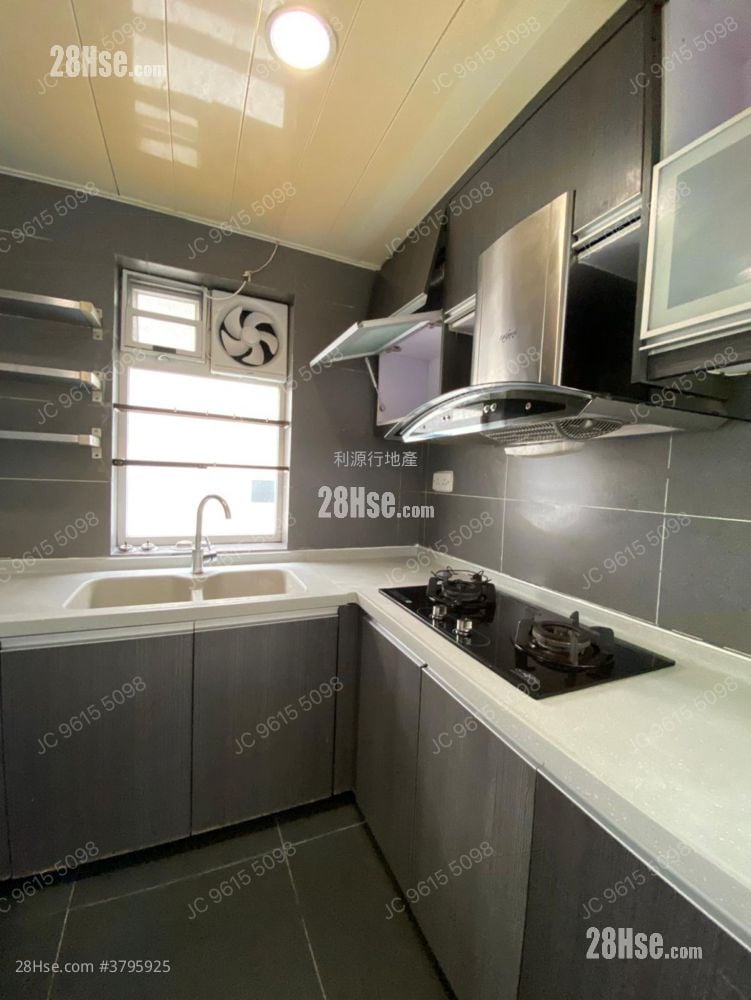 Village Rental 3 Bedrooms , 2 Bathrooms 700 ft²