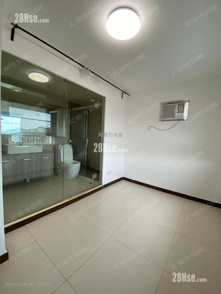 Village Rental 3 Bedrooms , 2 Bathrooms 700 ft²