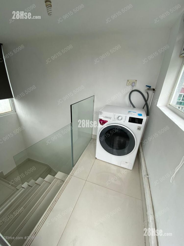 Village Rental 3 Bedrooms , 2 Bathrooms 700 ft²