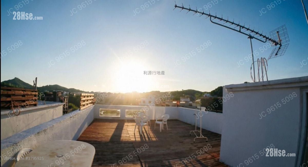 Village Rental 3 Bedrooms , 2 Bathrooms 700 ft²