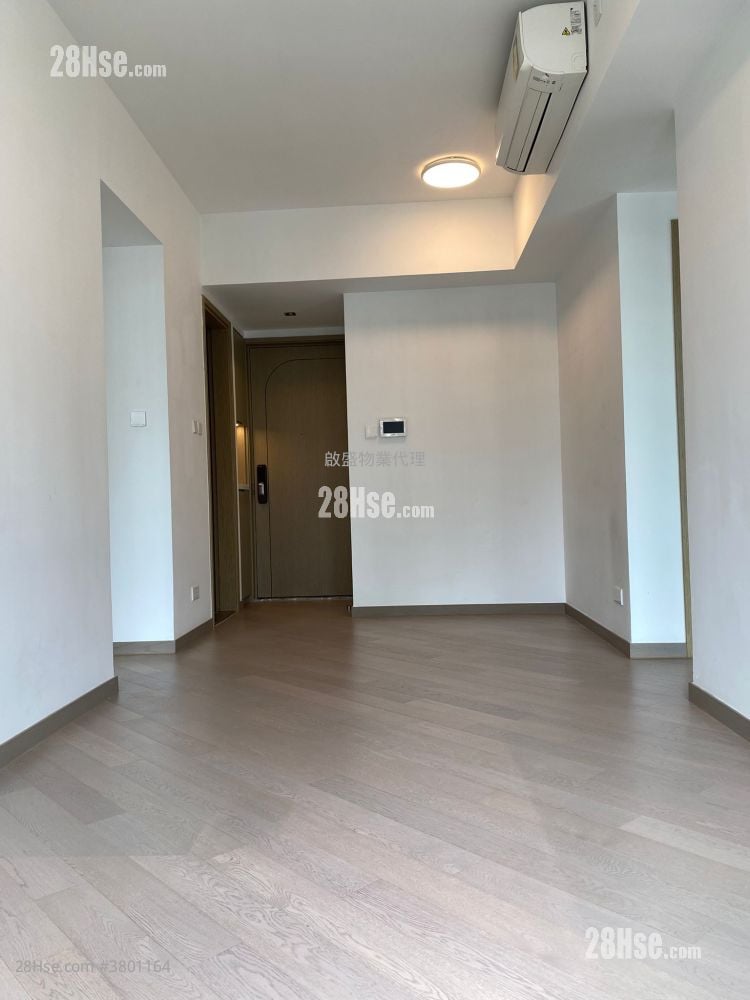 Upper River Bank Rental 2 Bedrooms , 1 Bathroom 585 ft²