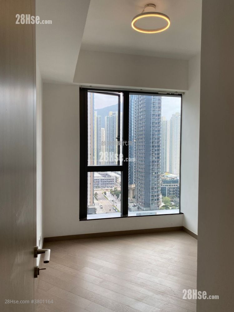 Upper River Bank Rental 2 Bedrooms , 1 Bathroom 585 ft²