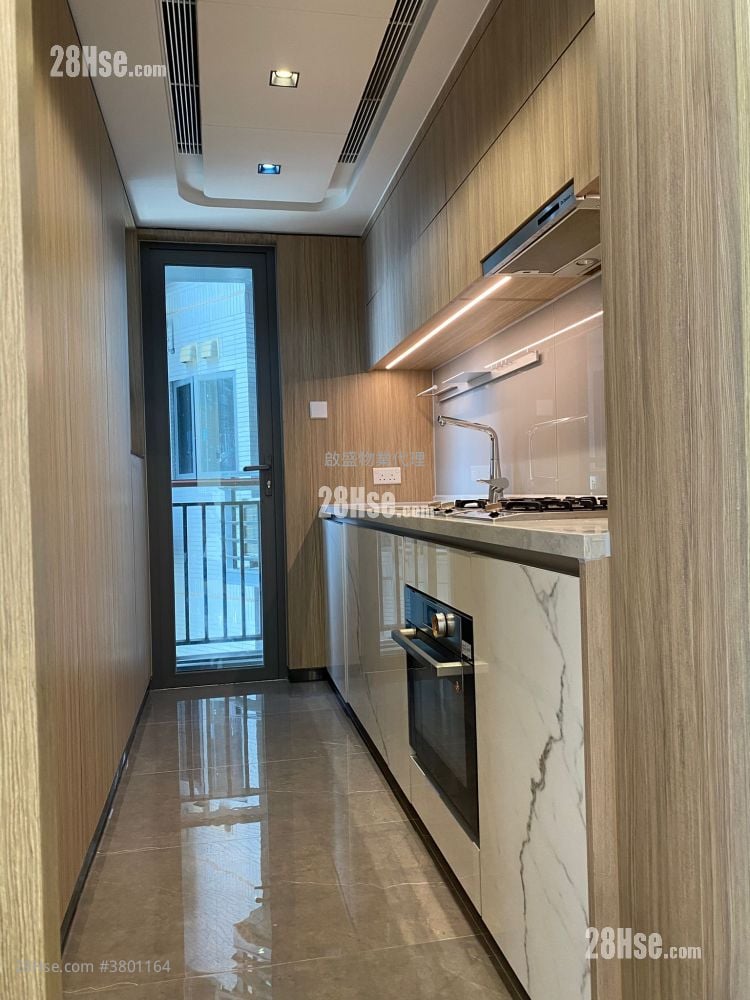 Upper River Bank Rental 2 Bedrooms , 1 Bathroom 585 ft²