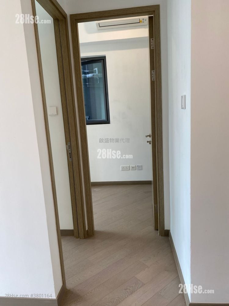 Upper River Bank Rental 2 Bedrooms , 1 Bathroom 585 ft²