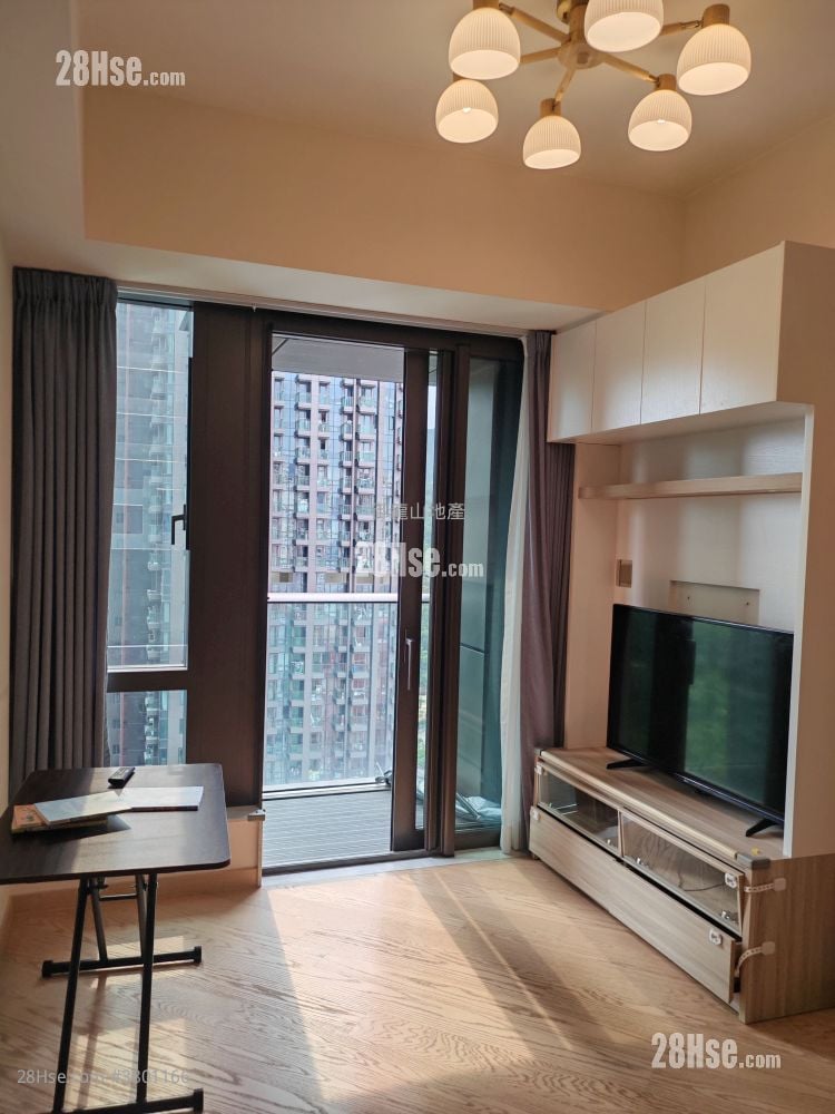 The Arles Rental 2 Bedrooms 462 ft²