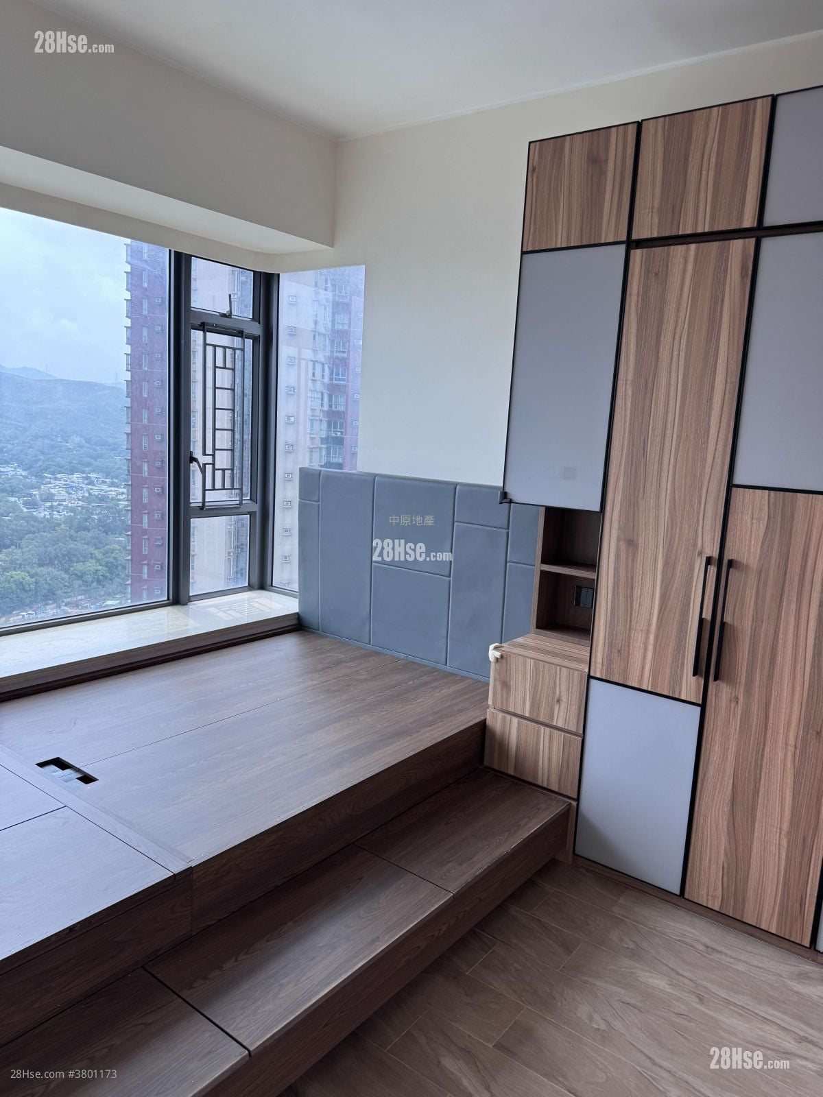 Yoho Midtown Sell 4 Bedrooms 948 ft²