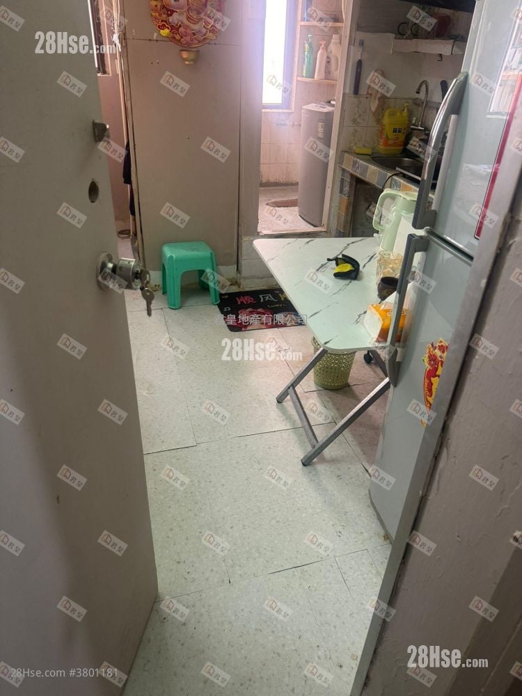 25A Tung Choi Street  Sell 3 Bedrooms , 3 Bathrooms 395 ft²