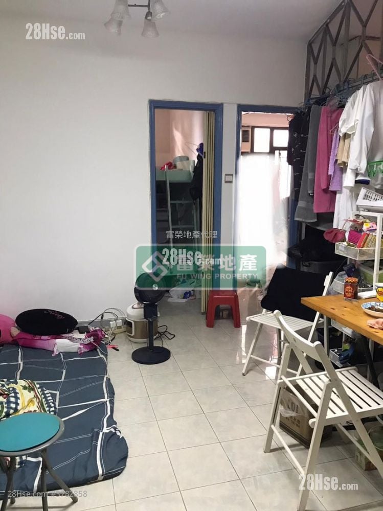 Lee Luen Mansion Sell 2 Bedrooms , 1 Bathroom 389 ft²