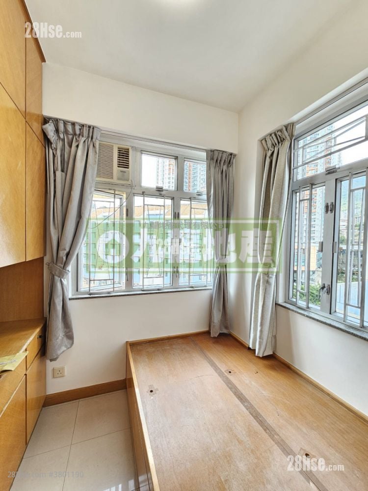 Po Tin Building Sell 2 Bedrooms , 1 Bathroom 318 ft²