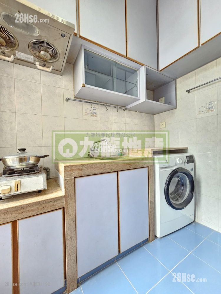 Po Tin Building Sell 2 Bedrooms , 1 Bathroom 318 ft²