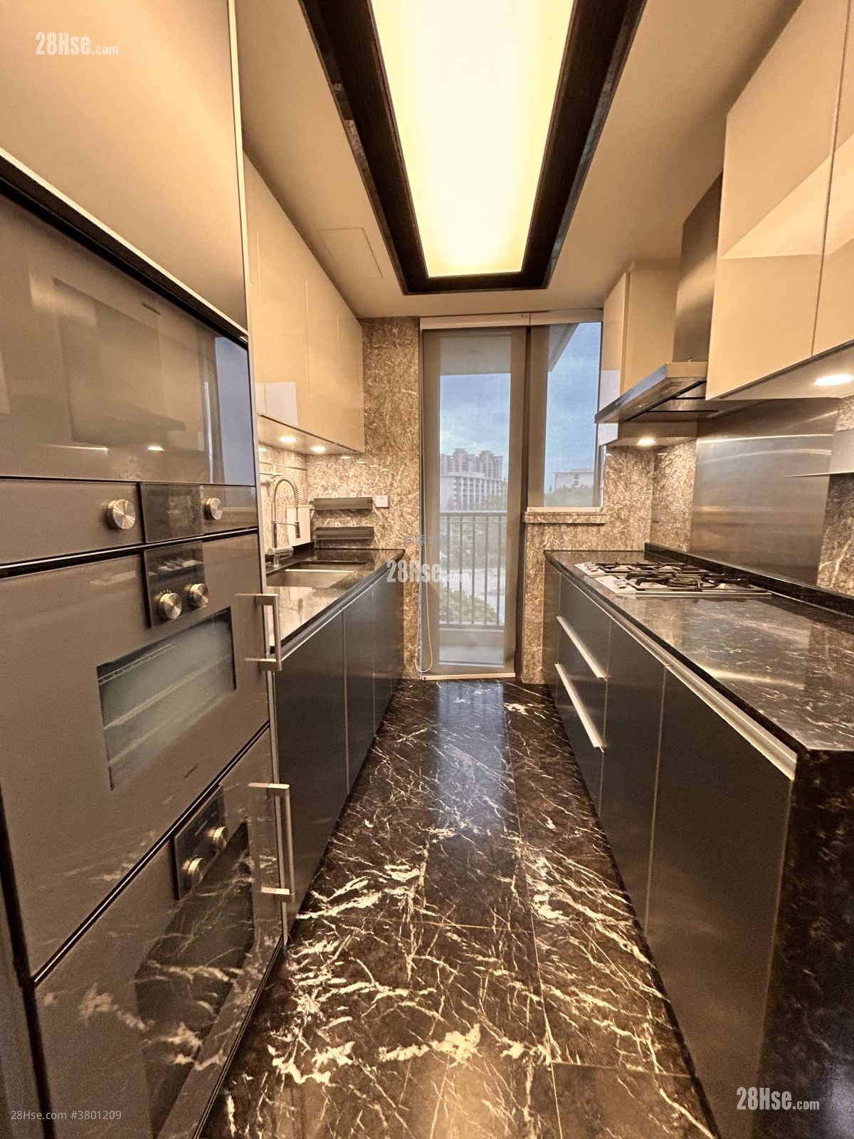 Ultima Rental 2 Bedrooms , 2 Bathrooms 902 ft²