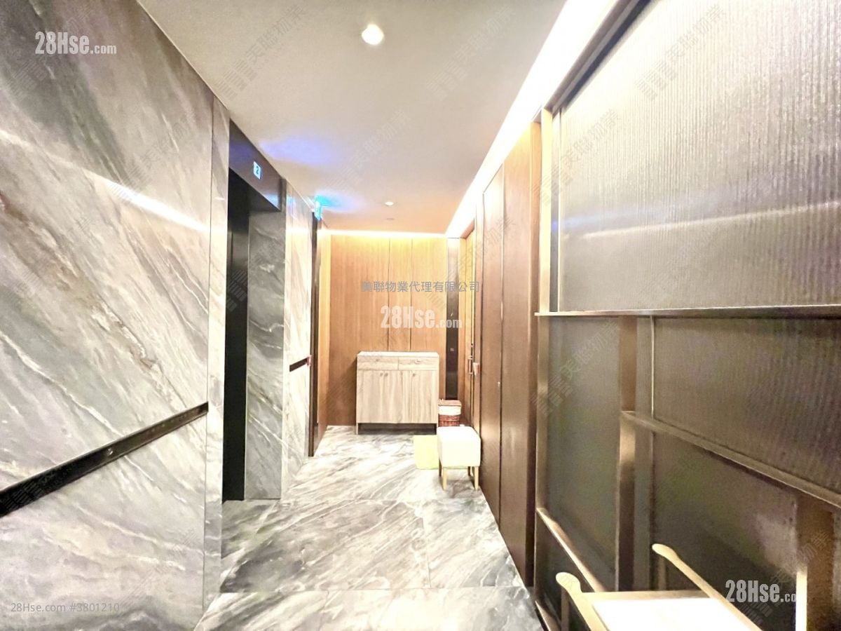 Cristallo Sell 3 Bedrooms 1,310 ft²