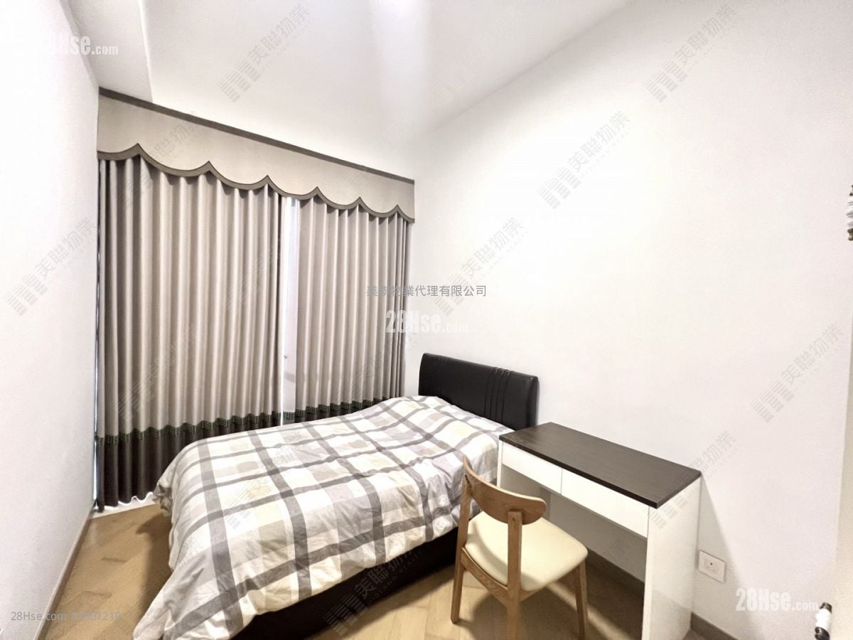 Cristallo Sell 3 Bedrooms 1,310 ft²